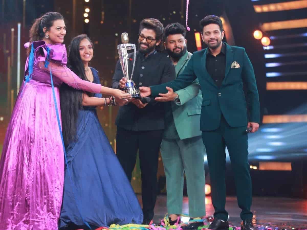 'Pushpa' star Allu Arjun crowns Telugu Indian Idol 2 winner