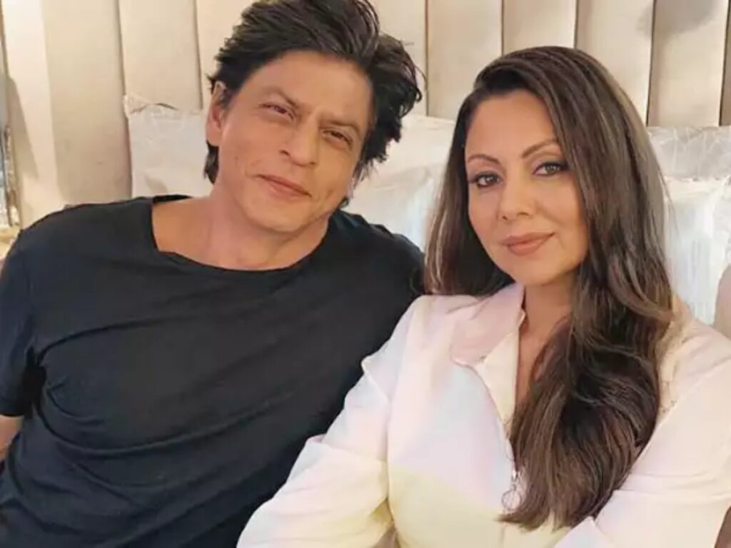 Video of SRK-Gauri's bike ride in Dubai goes viral - Watch