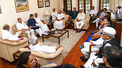 Sharad Pawar meets with NCP leaders in Delhi