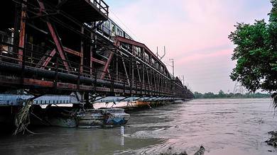 Yamuna breaches danger mark again