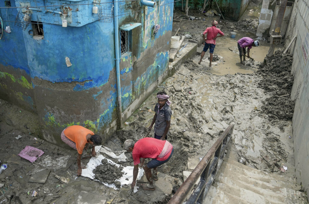 Weather: Floodwater recedes in Delhi