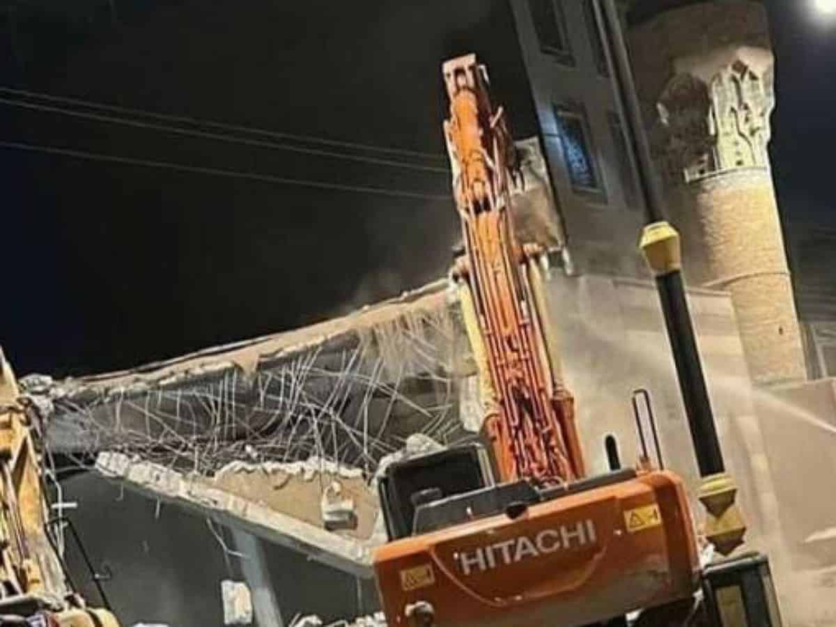 300-year-old minaret of Al-Saraji Mosque in Iraq demolished