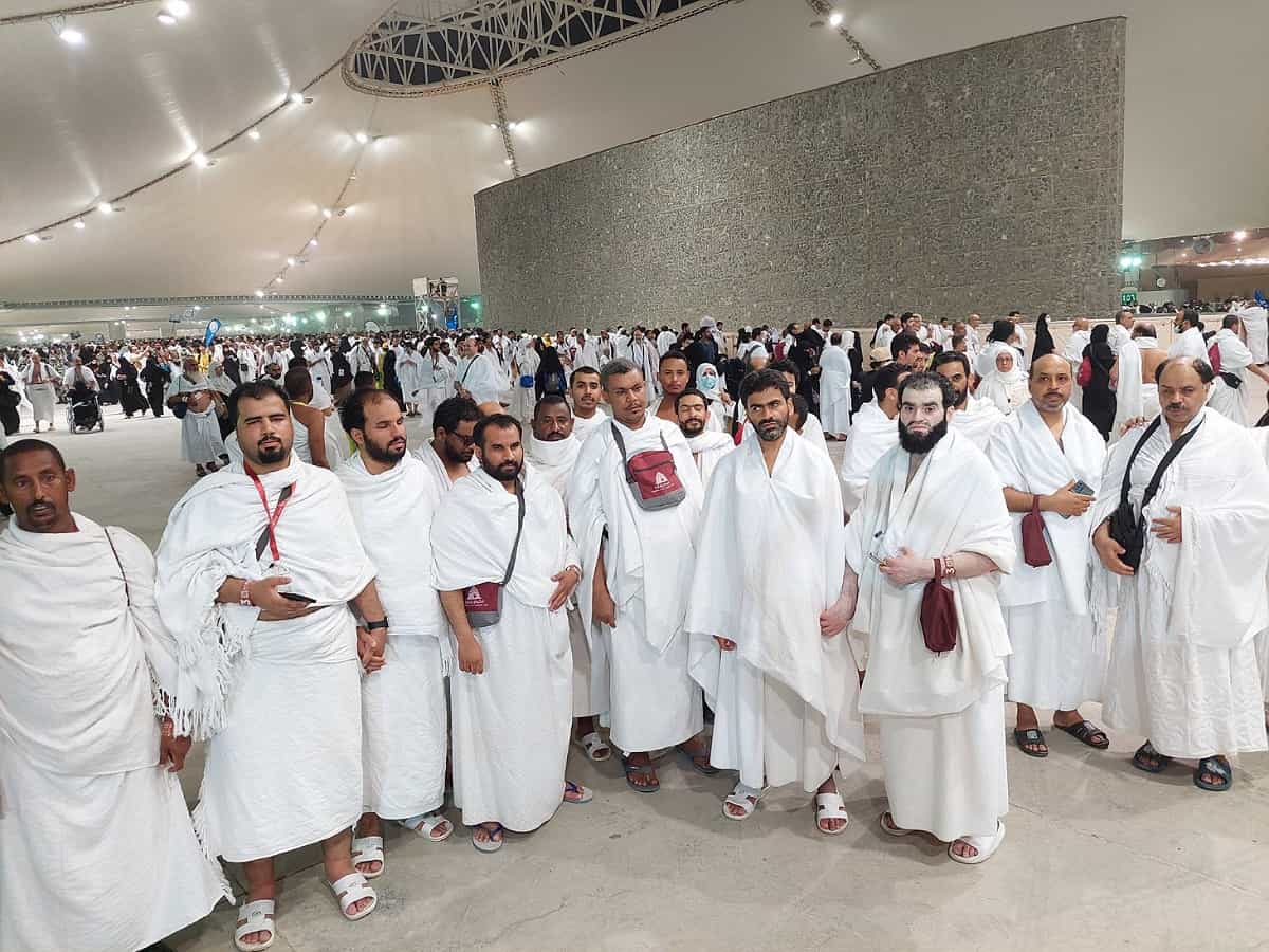 Saudi Arabia: 42 blind men and women performed Haj this year