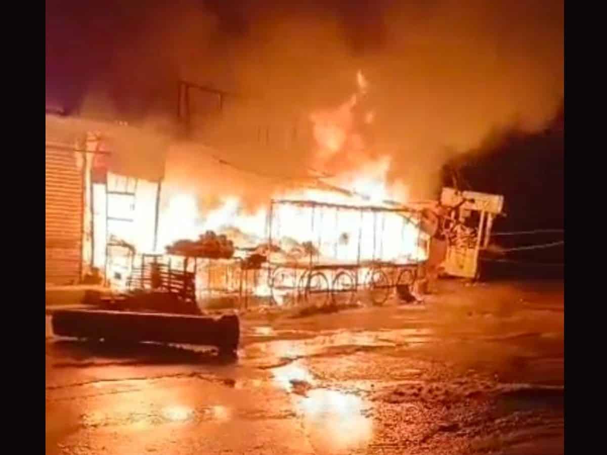 Hyderabad: Fire breaks out near Yakutpura Rly station; 3 shops burnt