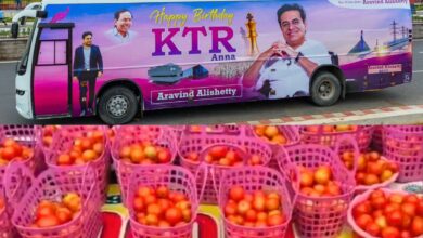 Telangana: BRS cadre distributes free tomatoes on KTR's birthday