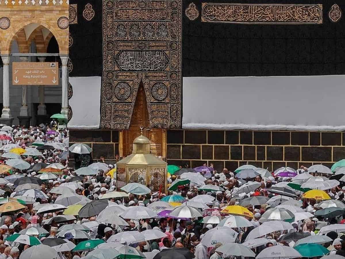 Saudi Arabia announces start of Umrah season for citizens, residents & GCC countries