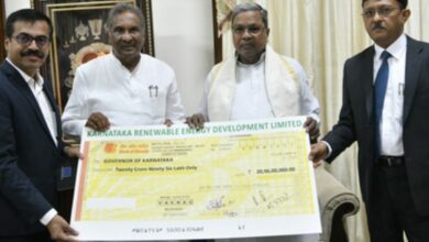 KREDL presents Rs 20.96cr dividend cheque to Karnataka CM