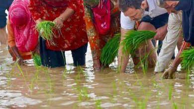 Rahul Gandhi with Farmers in Sonipat