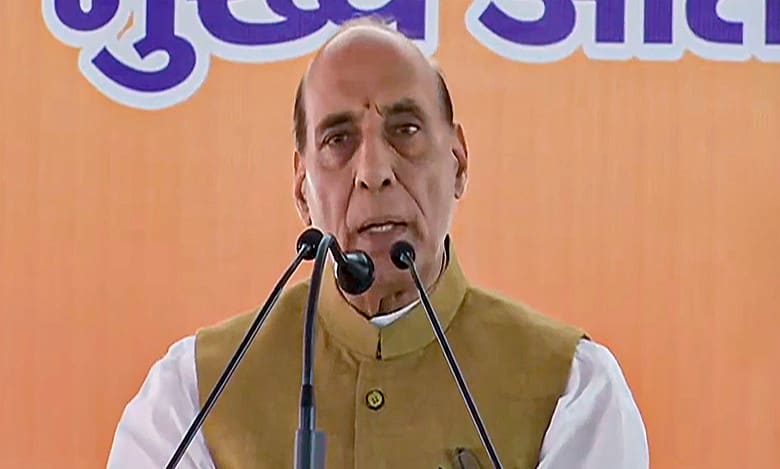 MP Polls: Rajnath ‘bats’ for Chouhan, backs him to accomplish Dhoni-like finish