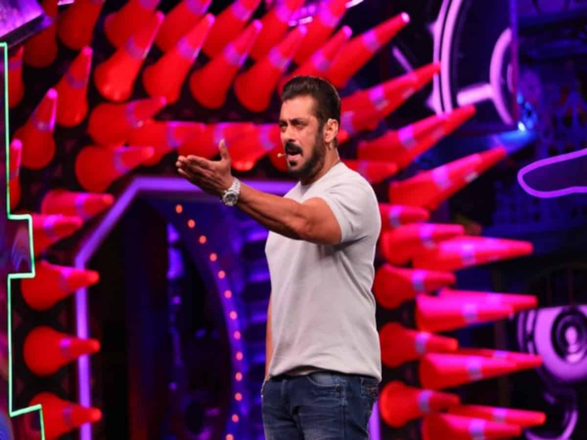 Bigg Boss OTT 2: Salman Khan hits out at Jad Hadid and asks him to behave properly