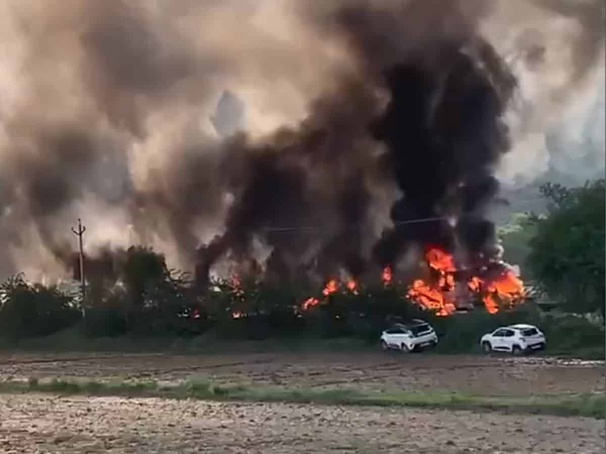 Cars set of fire after clashes broke out between two communities during a Shobha Yatra in Nuh district of Haryana (Screengrab)