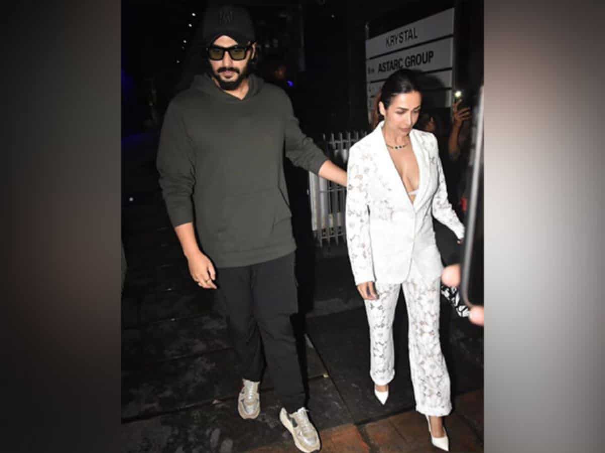 Arjun Kapoor-Malaika Arora step out for dinner date