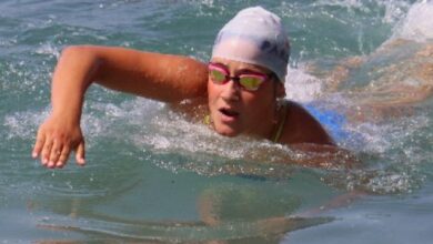 Aysu Turkoglu becomes first Turkish woman to swim across North Channel