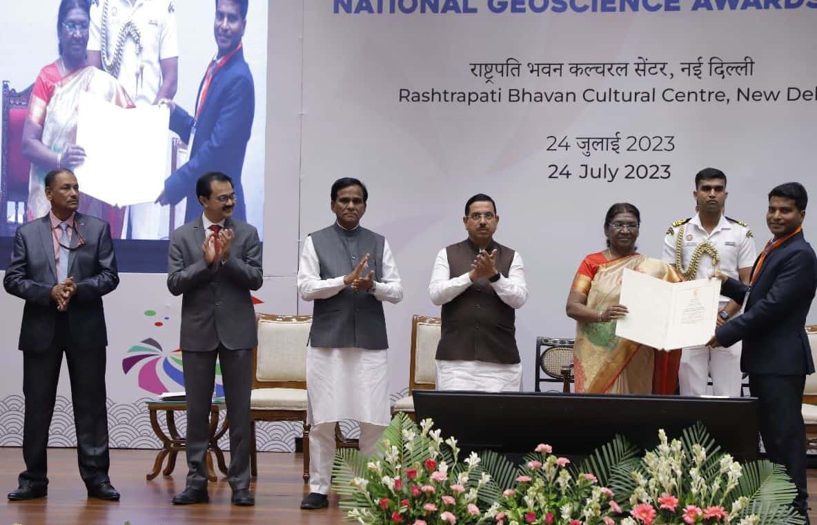 AMU alumnus Rahman receives prestigious National Geoscience Award