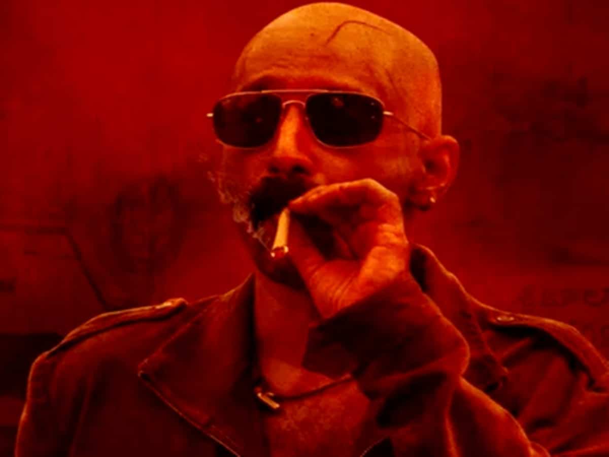 Fahadh Faasil smokes with swag in new poster from 'Pushpa 2'