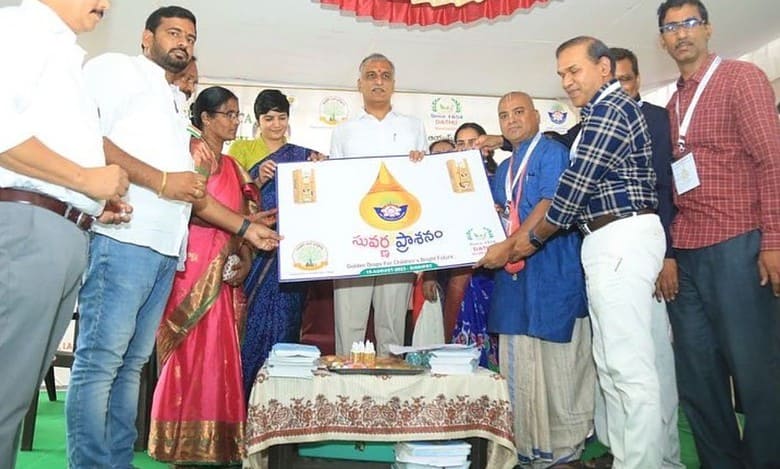 Telangana govt to provide Conjunctivitis medicine for 3.8L children: Harish Rao