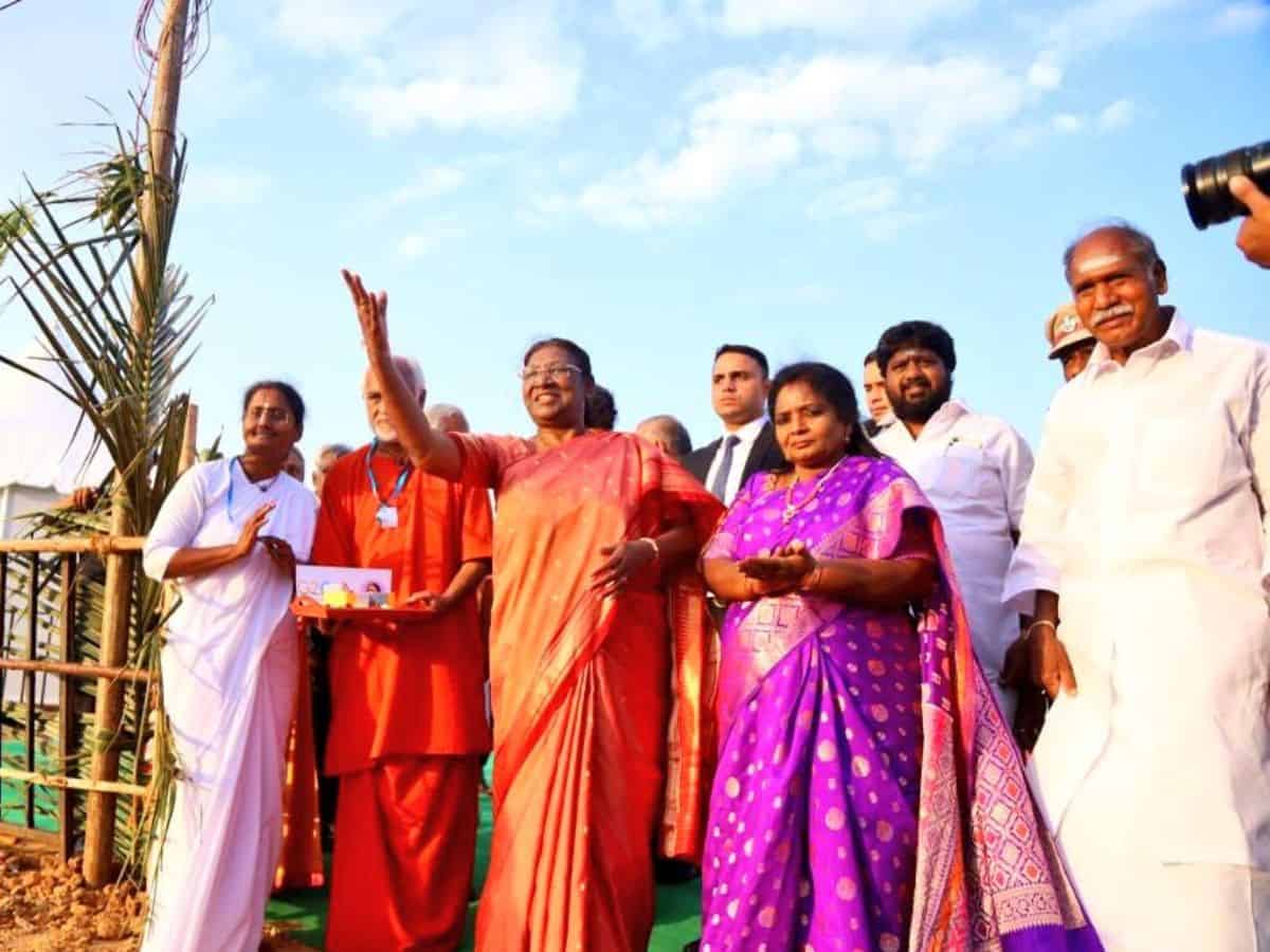 President takes time out for stroll on beach promenade in Puducherry