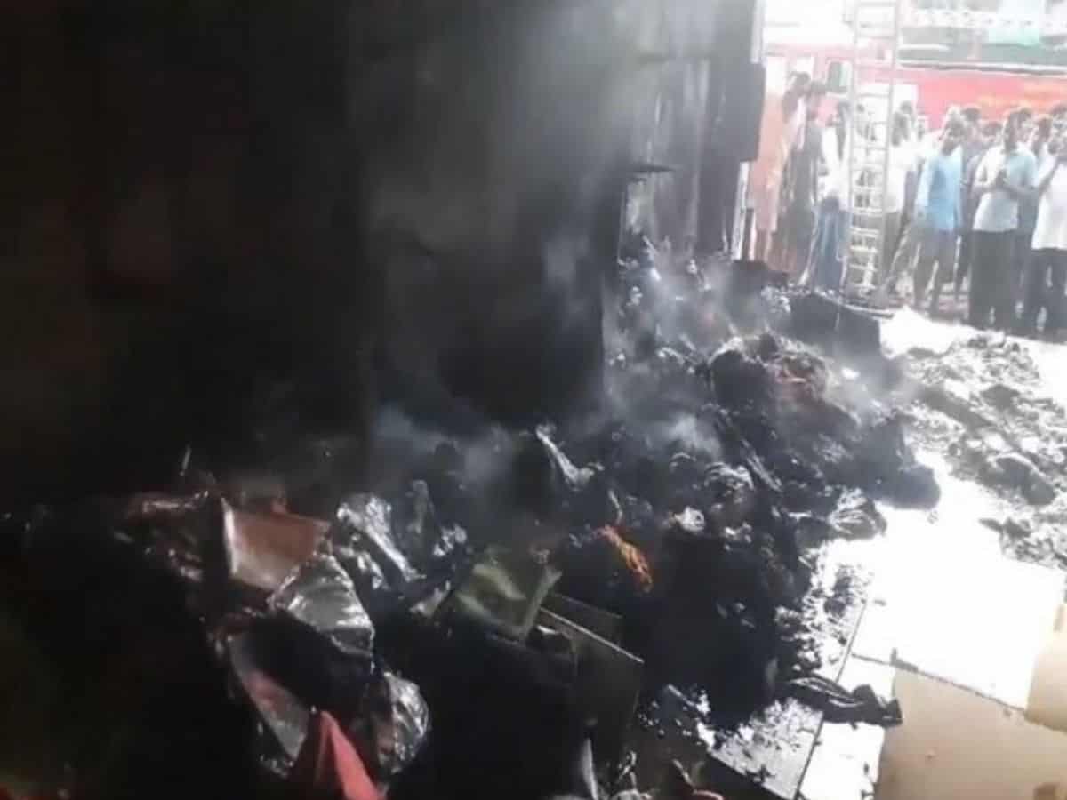 Andhra Pradesh: Fire breaks out in Srikakulam shopping mall