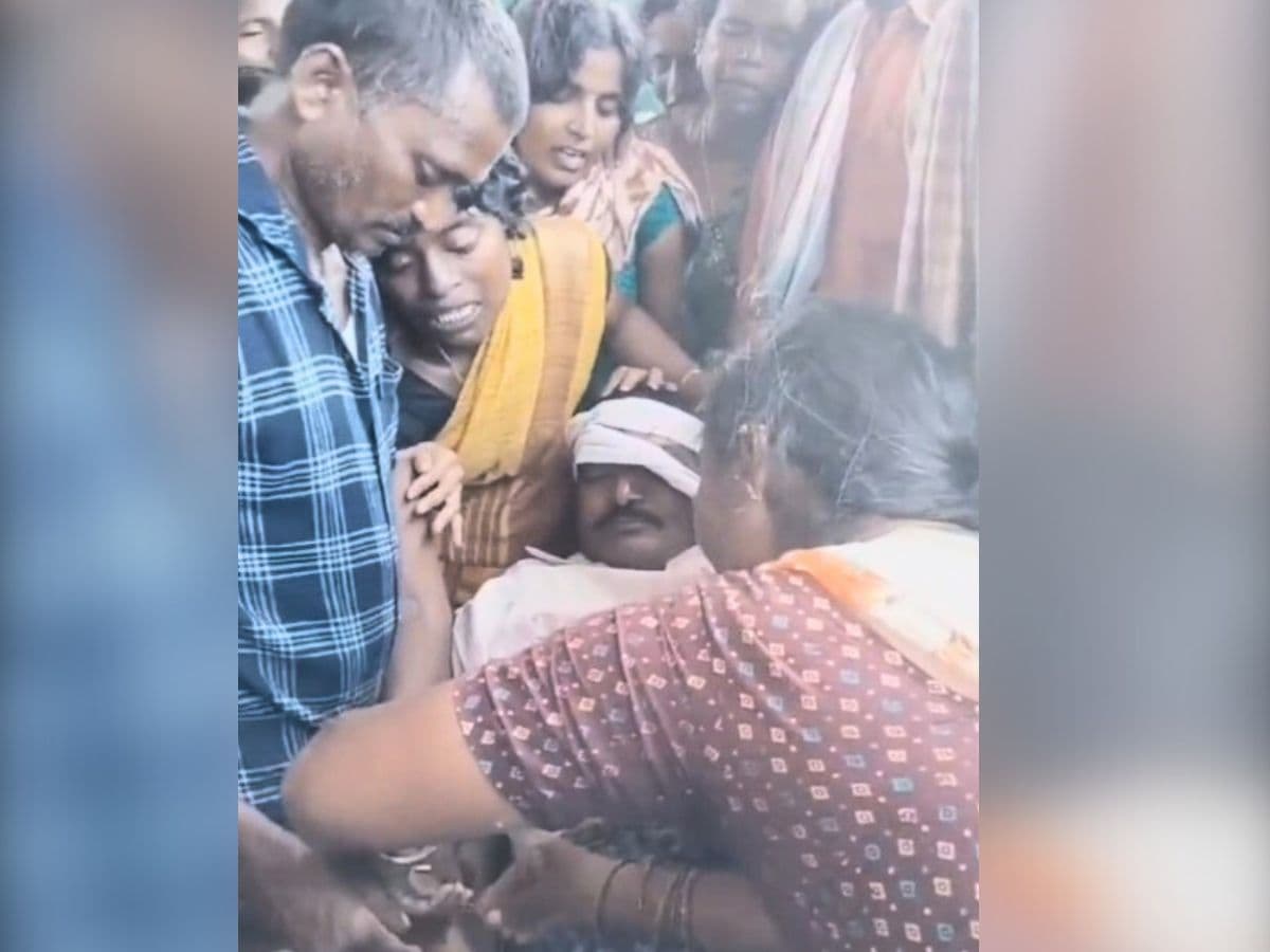 Telangana: Women ties 'rakhi' on dead brother's wrist on Raksha Bandhan