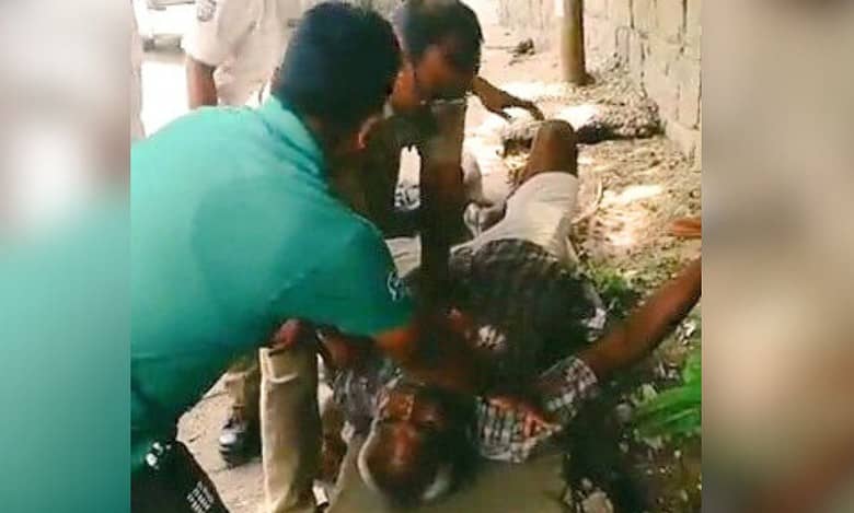 Hyderabad: Timely CPR by traffic cop saves man’s life who suffered heart attack