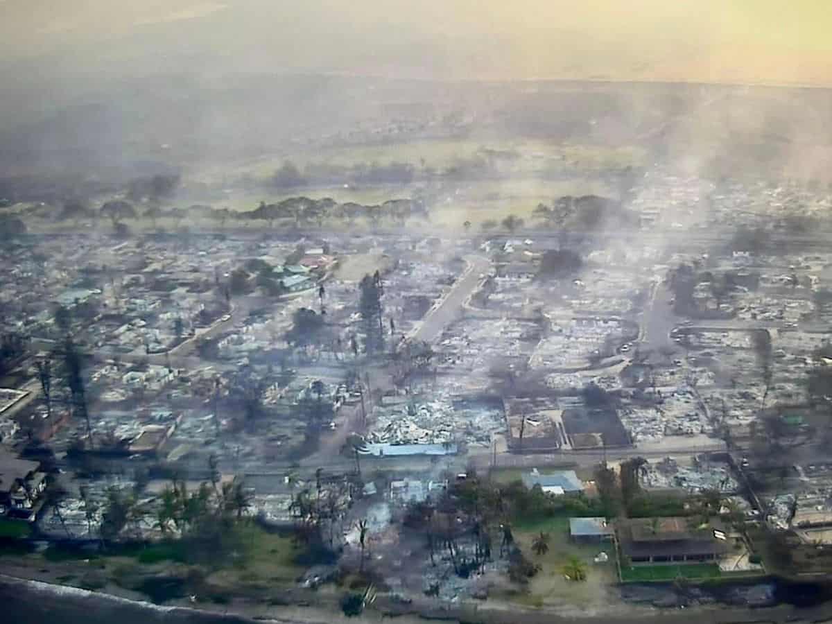 Devastating hurricane-driven wildfires in Hawaii kill 6, destroy town