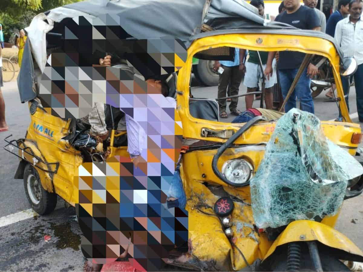 Telangana: Five die after truck collides with auto in Warangal