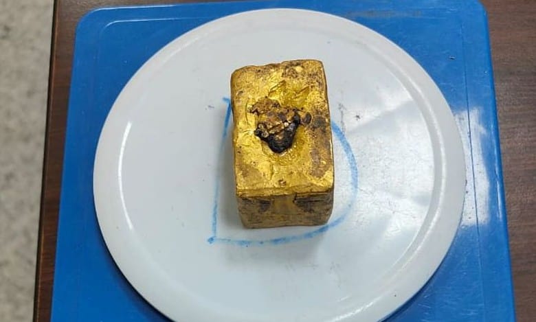 Customs officials seize gold worth Rs 30.78L at Hyderabad airport