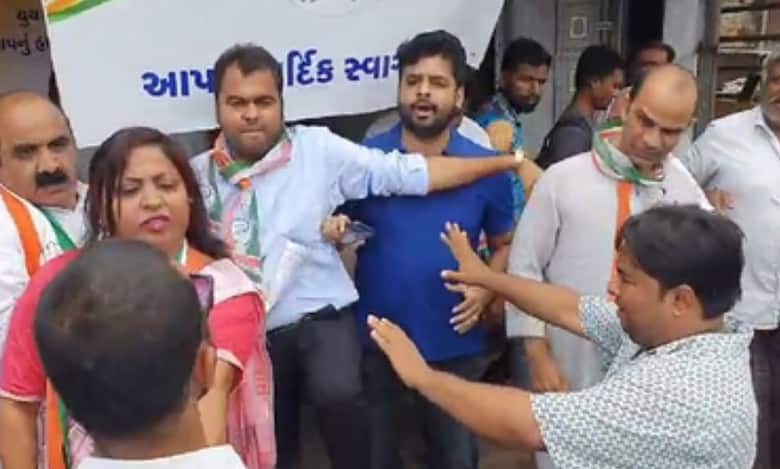 Gujarat Cong leader's sons held for assaulting mediapersons