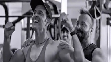 Hrithik Roshan's fitness trainer Kris' monthly salary will shock you!