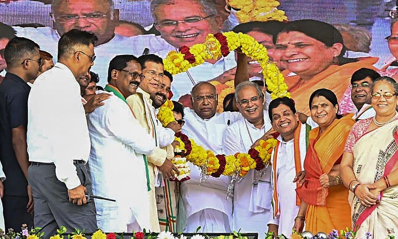 Kharge urges people to back Cong in 2024 LS elections