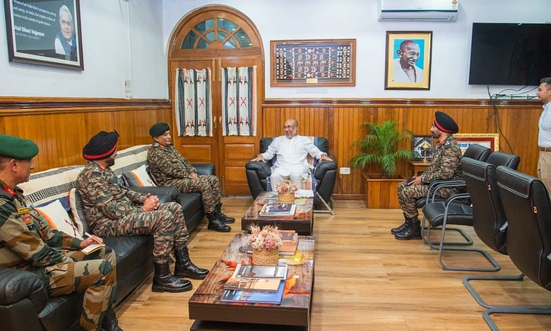 Manipur CM holds meetings with top Army officers, ministrs, MLAs