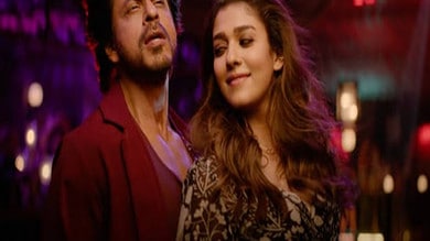 SRK rocks out dance floor with Nayanthara in 'Not Ramaiya Vastavaiya'