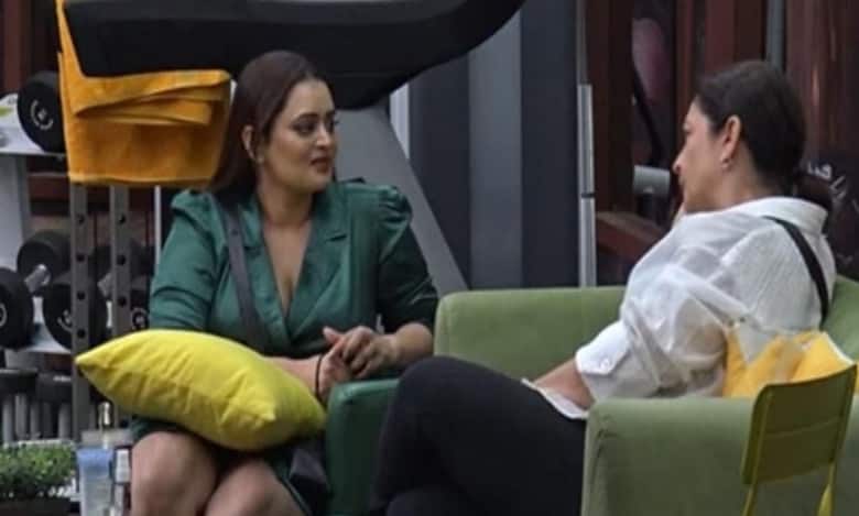 Real or fake: Pooja Bhatt's phone on 'Bigg Boss OTT 2' stirs a conversation