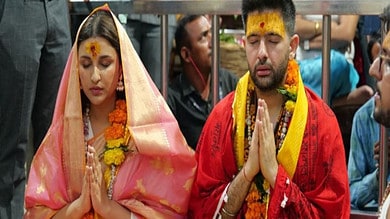 Raghav Chadha, Parineeti Chopra offer prayers at Mahakaleshwar Temple