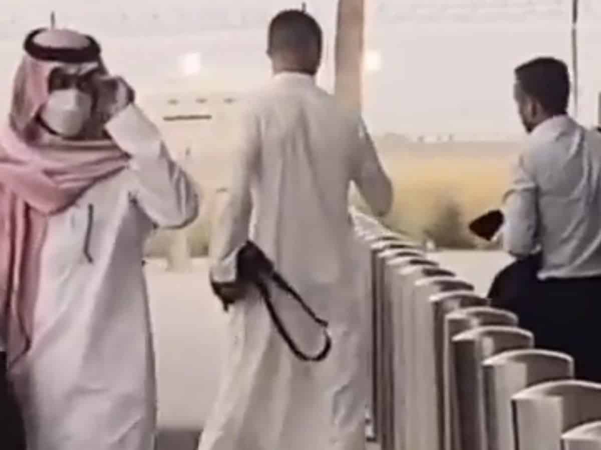 Watch: Saudi fans delighted as Ronaldo spotted wearing thobe