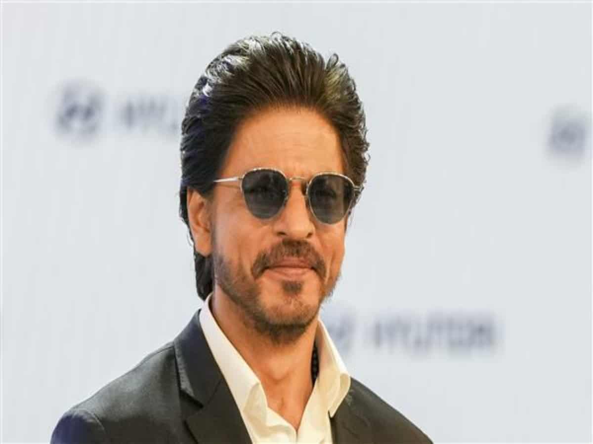 SRK's unpaid cameos that stole the show: Krazzy 4 to Brahmastra