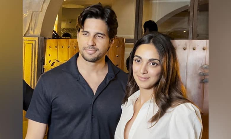 Sidharth Malhotra, Kiara Advani step out for dinner date in Bandra
