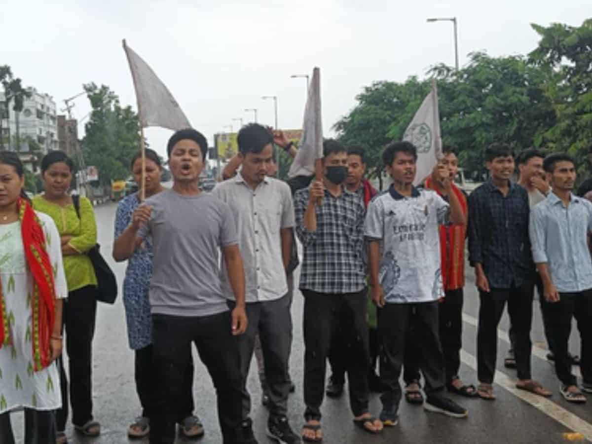 Tribal student body holds 12-hour Tripura shutdown