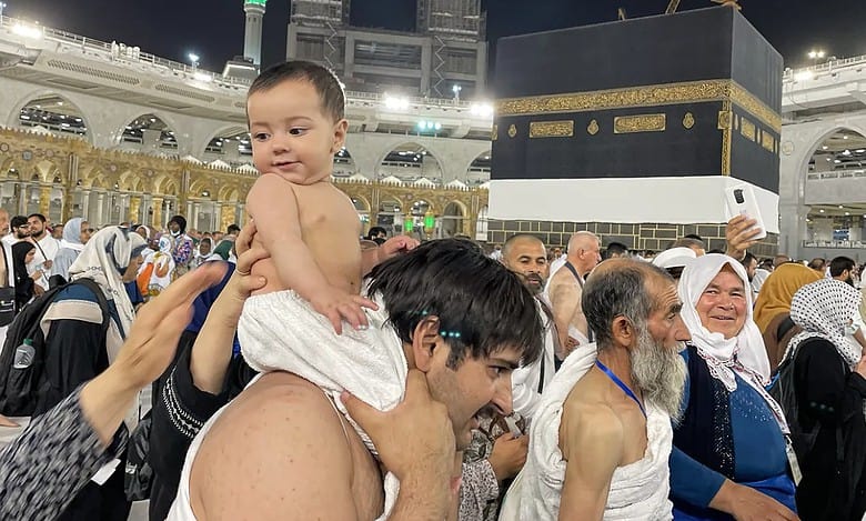 Here's how to obtain Umrah permit through Nusuk app