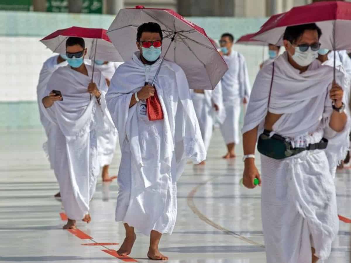 Saudi Arabia advises Umrah pilgrims to wear face masks