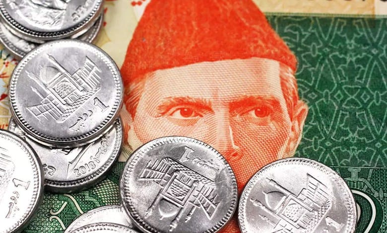 Pak rupee drops to new low owing to withdrawal of restrictions on imports