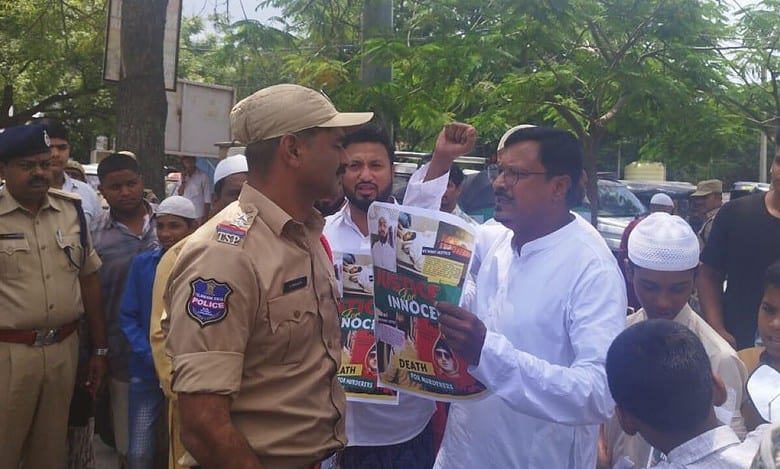 Photos: Protest held outside Barkas Jama Masjid over train firing incident