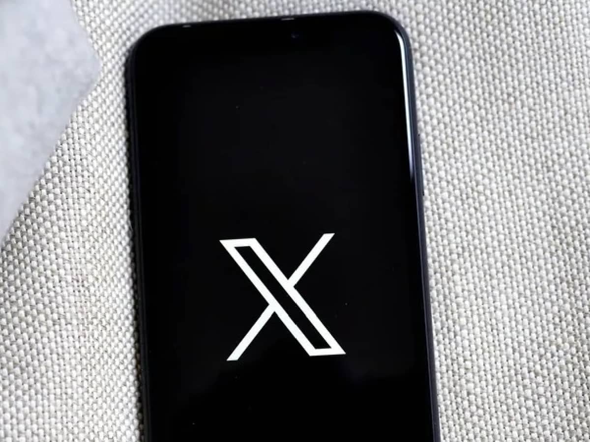 Musk’s X removes most pictures, links tweeted before Dec 2014