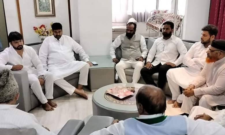 Ayub Pahelwan’s son Shabaz Khan files application for Charminar Cong ticket
