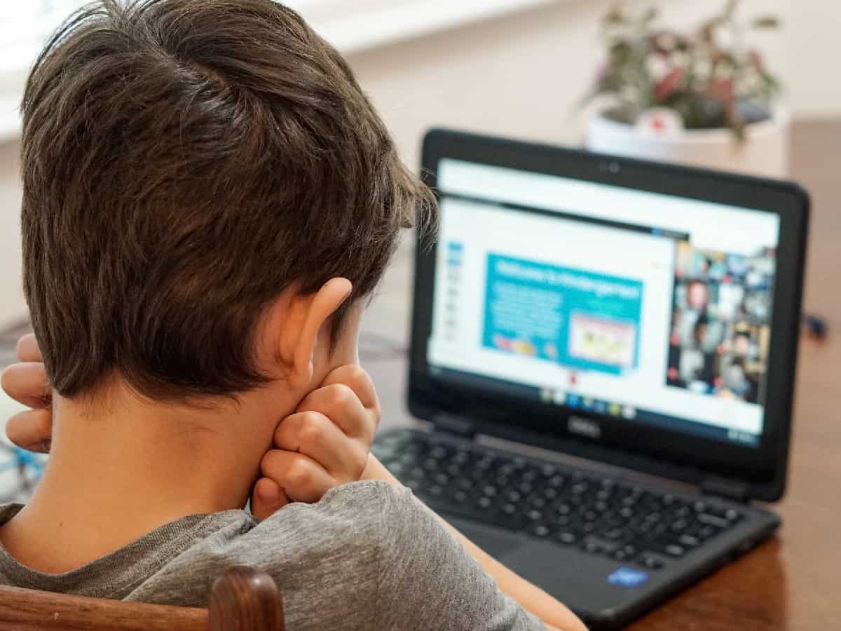 Social media use may actually not cause depression in kids, young adults