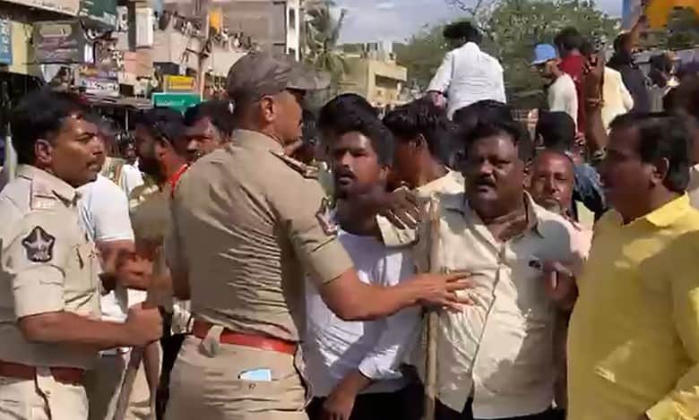 At least 20 cops hurt in clashes between TDP, YSRC workers in AP