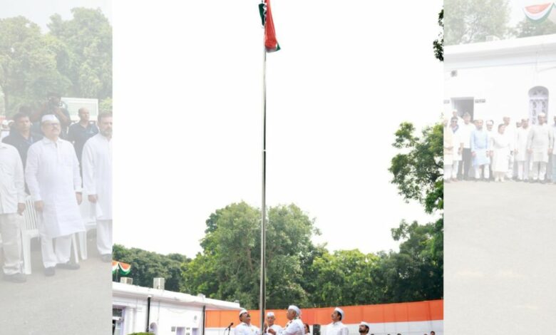 Kharge skips Red Fort, hoists Tricolour at Congress HQ