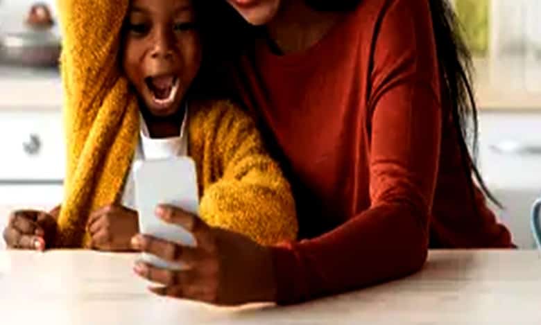Nearly half of parents have ‘no idea’ how to raise kids without smartphone: Study