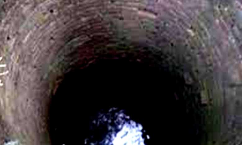 Telangana: Woman attempting suicide finds decapitated body in well