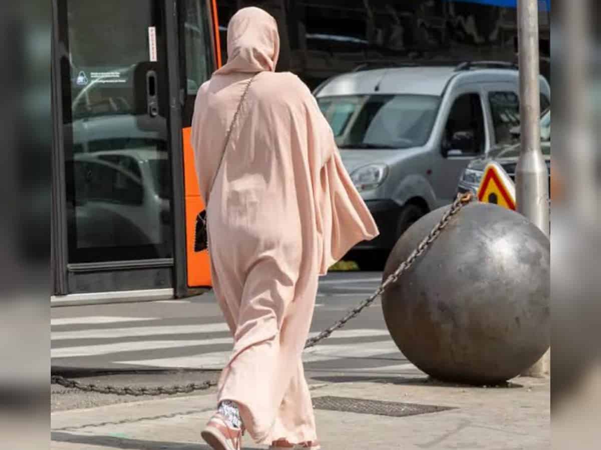 French schools send back 67 girls for wearing abaya